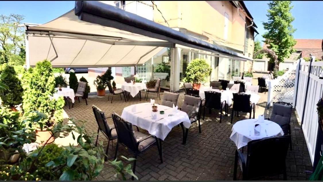 Hotel Krone Нойенбург-ам-Райн Экстерьер фото